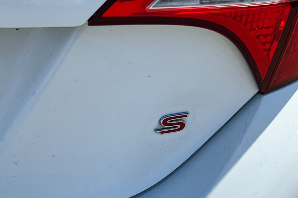 Thumbnail: 2014 Toyota Corolla - 21