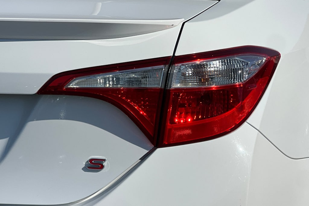 Thumbnail: 2015 Toyota Corolla - 30