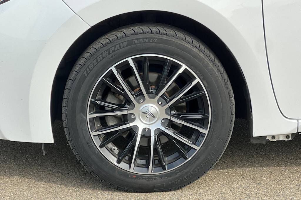Thumbnail: 2016 Toyota Corolla - 8