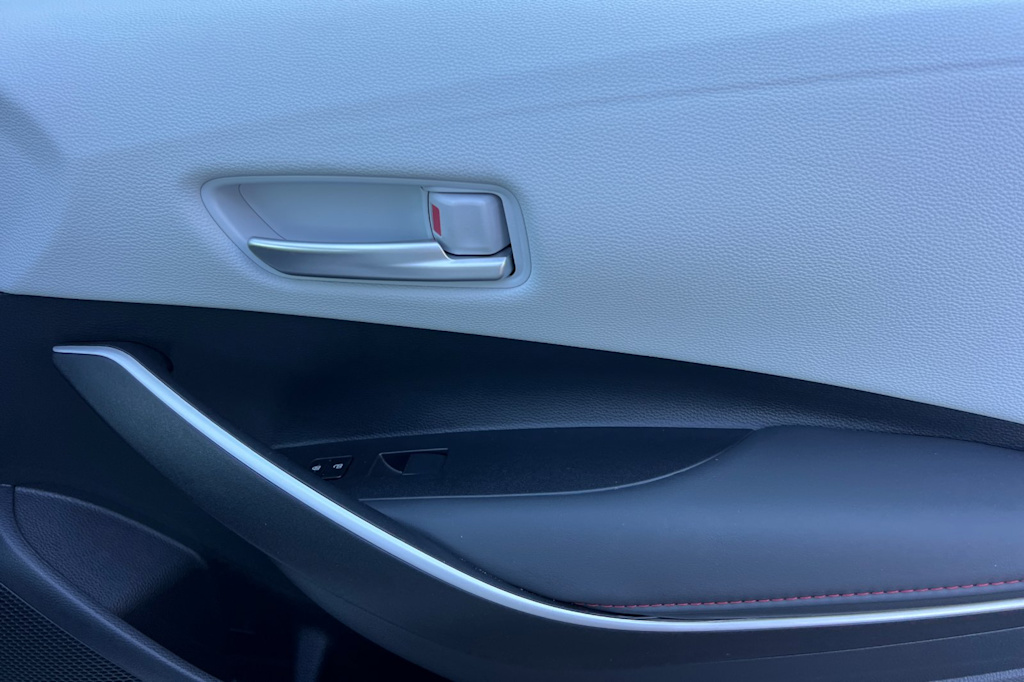 Thumbnail: 2025 Toyota Corolla - 22