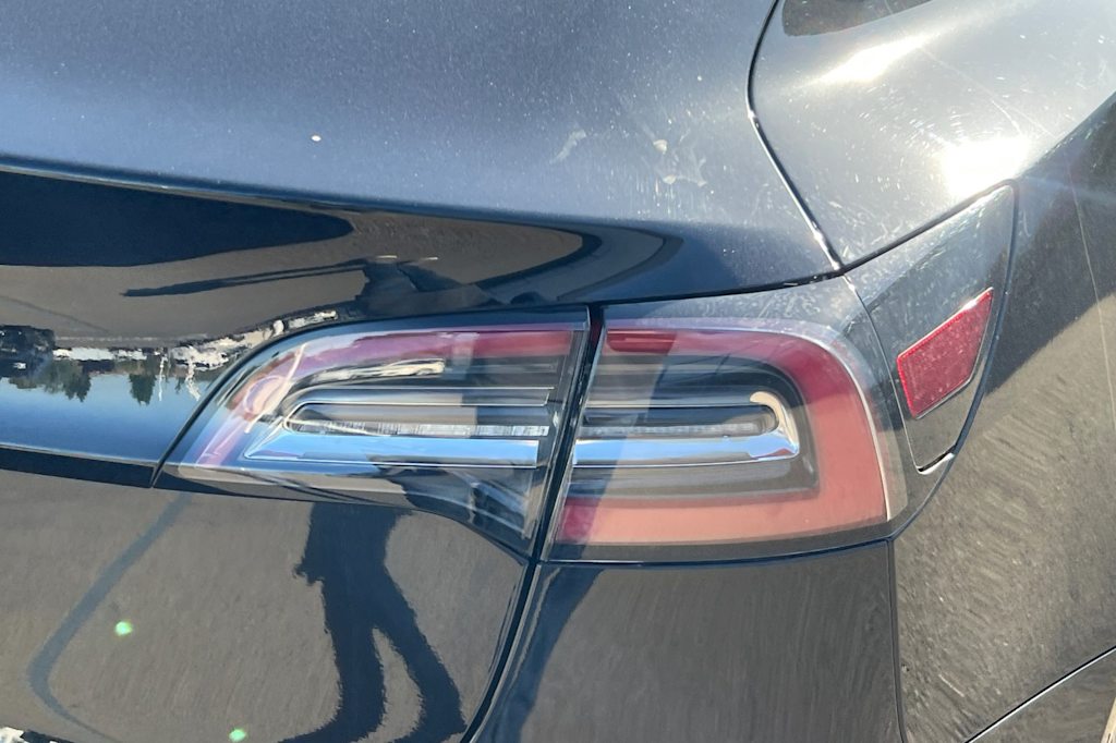 Thumbnail: 2021 Tesla Model 3 - 19