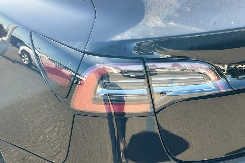 Thumbnail: 2021 Tesla Model 3 - 20