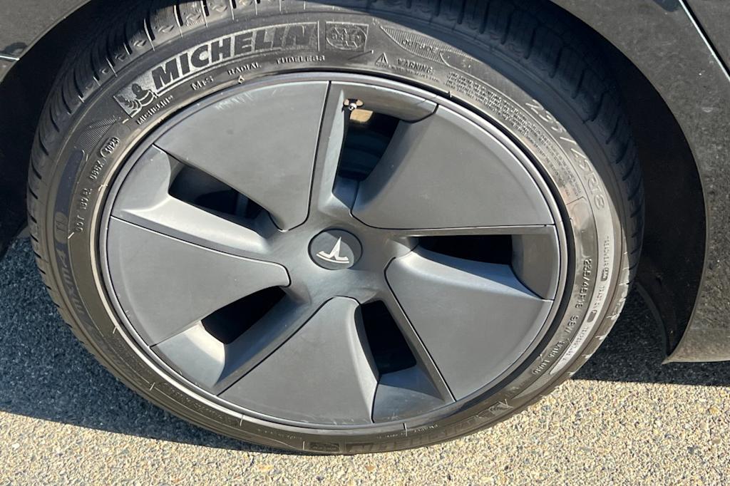Thumbnail: 2021 Tesla Model 3 - 18