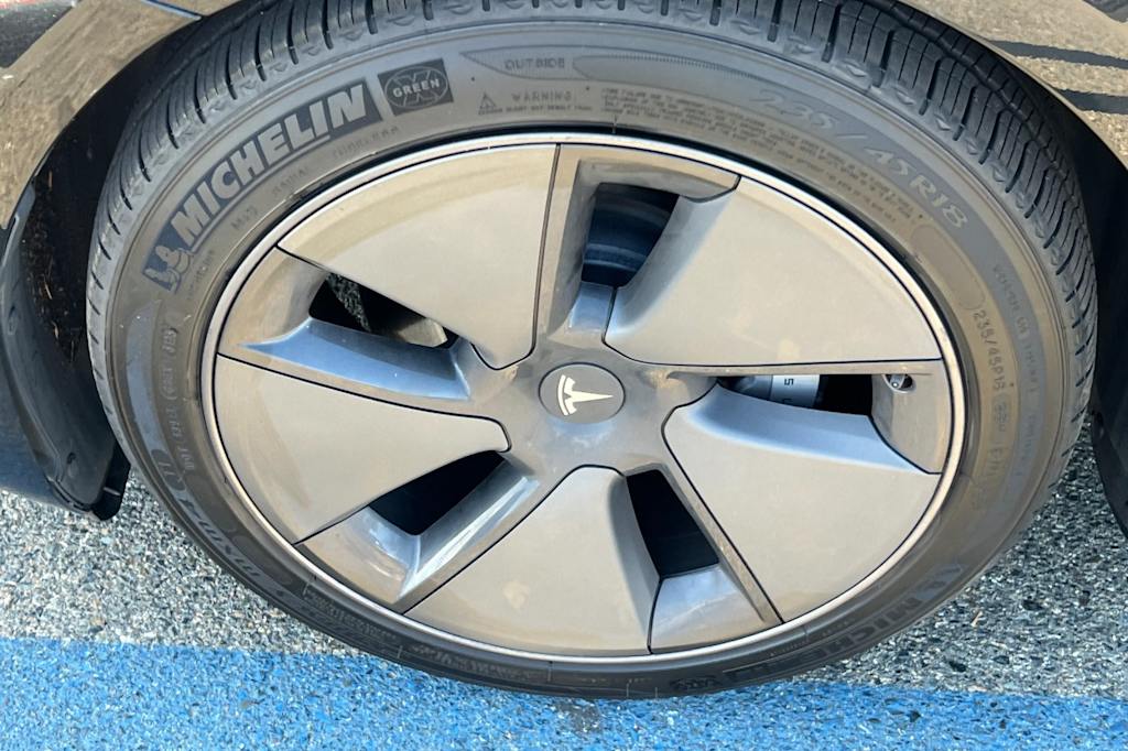 Thumbnail: 2021 Tesla Model 3 - 6