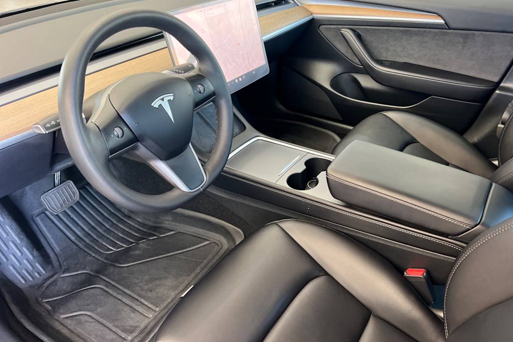 Thumbnail: 2023 Tesla Model 3 - 10