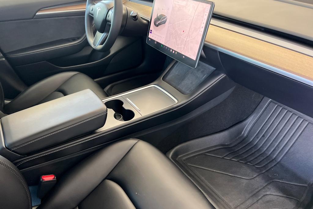 Thumbnail: 2023 Tesla Model 3 - 11