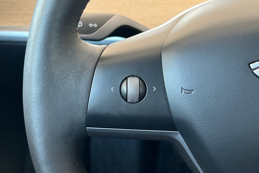 Thumbnail: 2023 Tesla Model 3 - 26