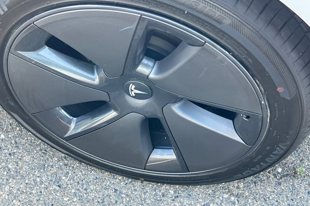 Thumbnail: 2023 Tesla Model 3 - 23