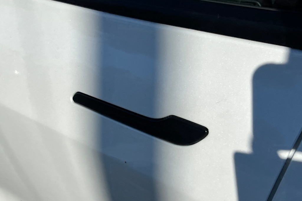Thumbnail: 2023 Tesla Model 3 - 7