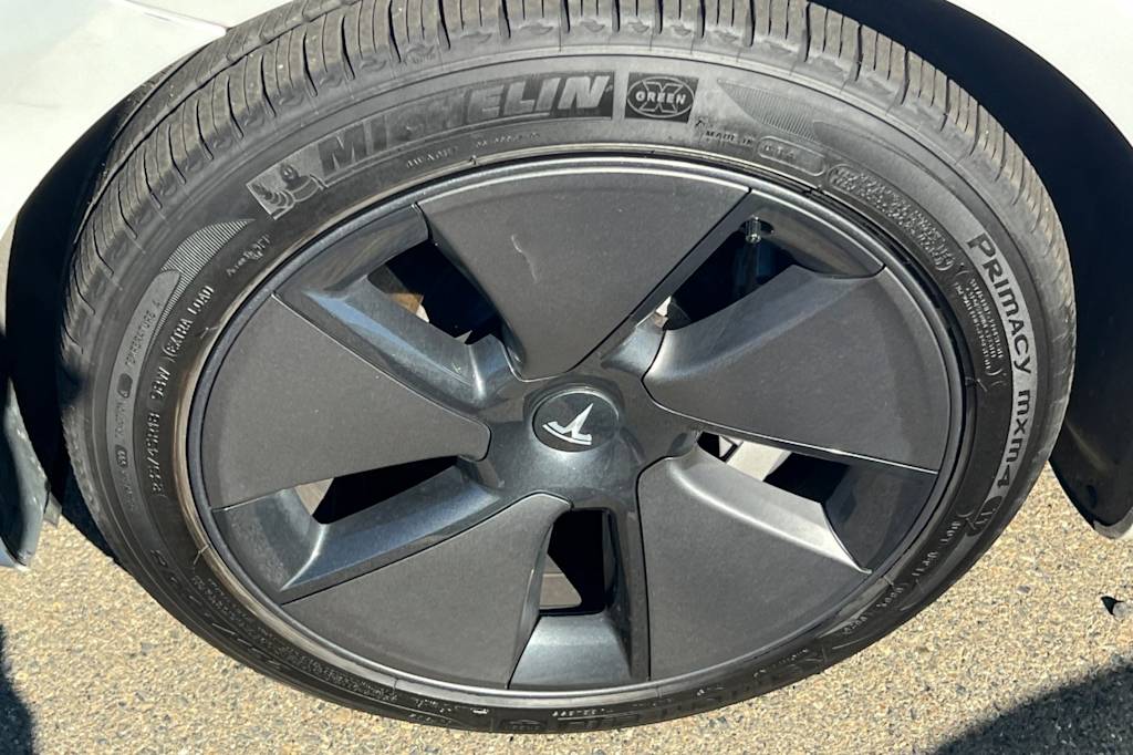 Thumbnail: 2023 Tesla Model 3 - 13