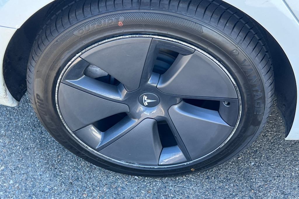 Thumbnail: 2023 Tesla Model 3 - 6