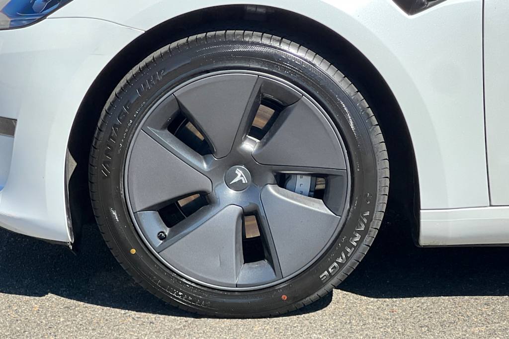 Thumbnail: 2023 Tesla Model 3 - 8