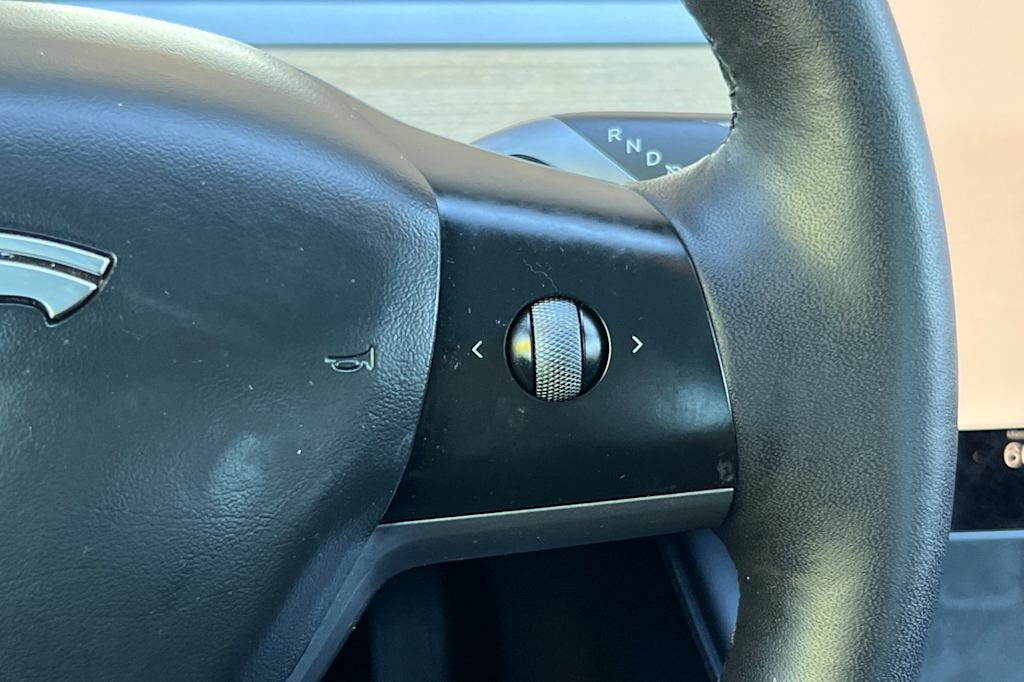 Thumbnail: 2023 Tesla Model 3 - 26