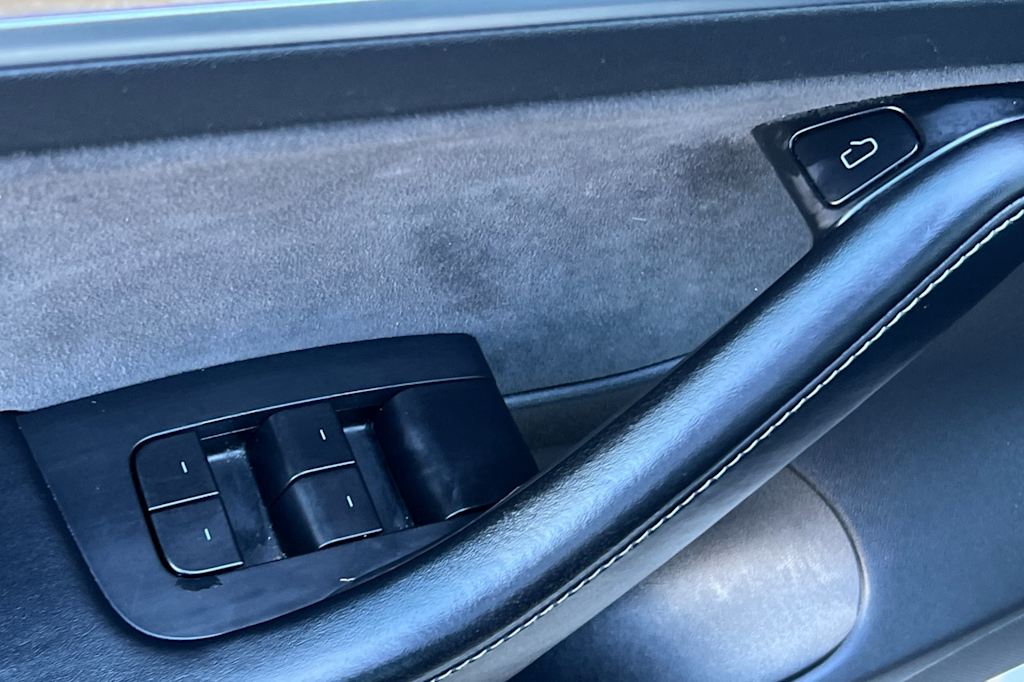 Thumbnail: 2023 Tesla Model 3 - 17