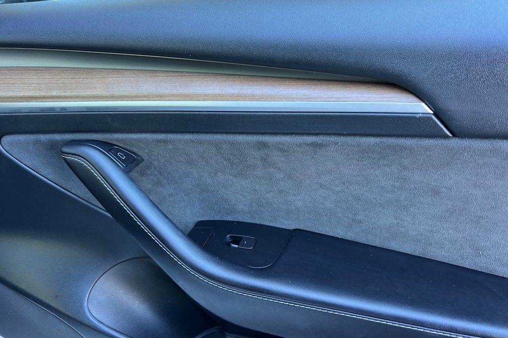 Thumbnail: 2023 Tesla Model 3 - 21