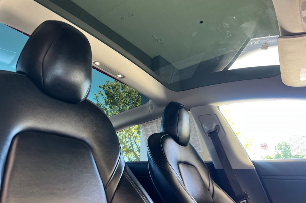 Thumbnail: 2019 Tesla Model 3 - 14