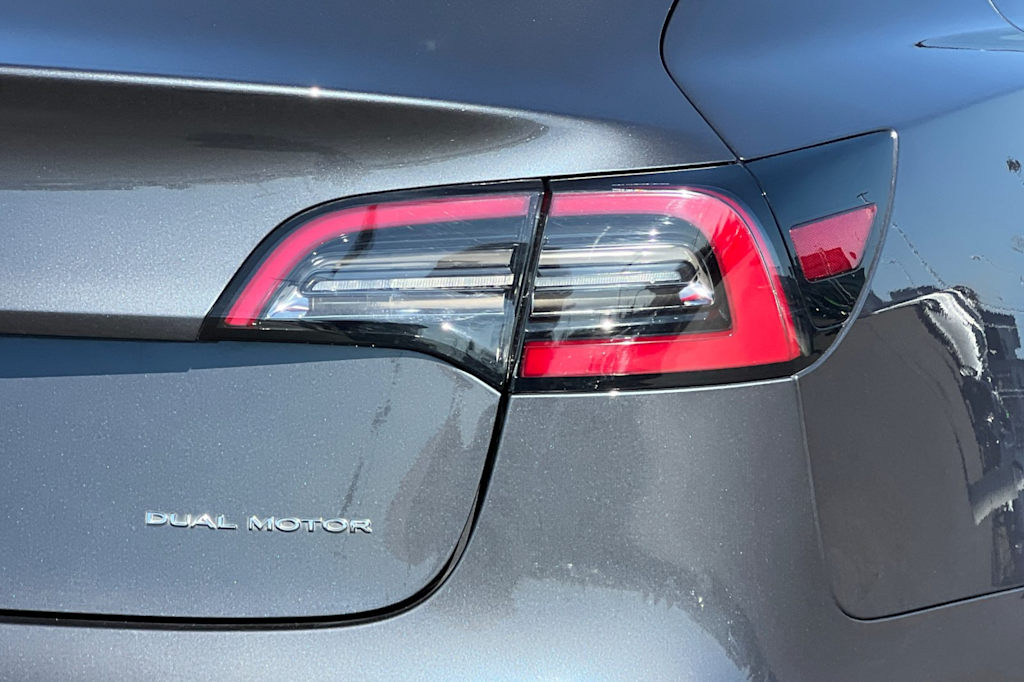Thumbnail: 2018 Tesla Model 3 - 28