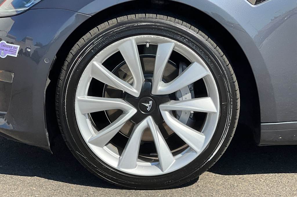 Thumbnail: 2018 Tesla Model 3 - 8