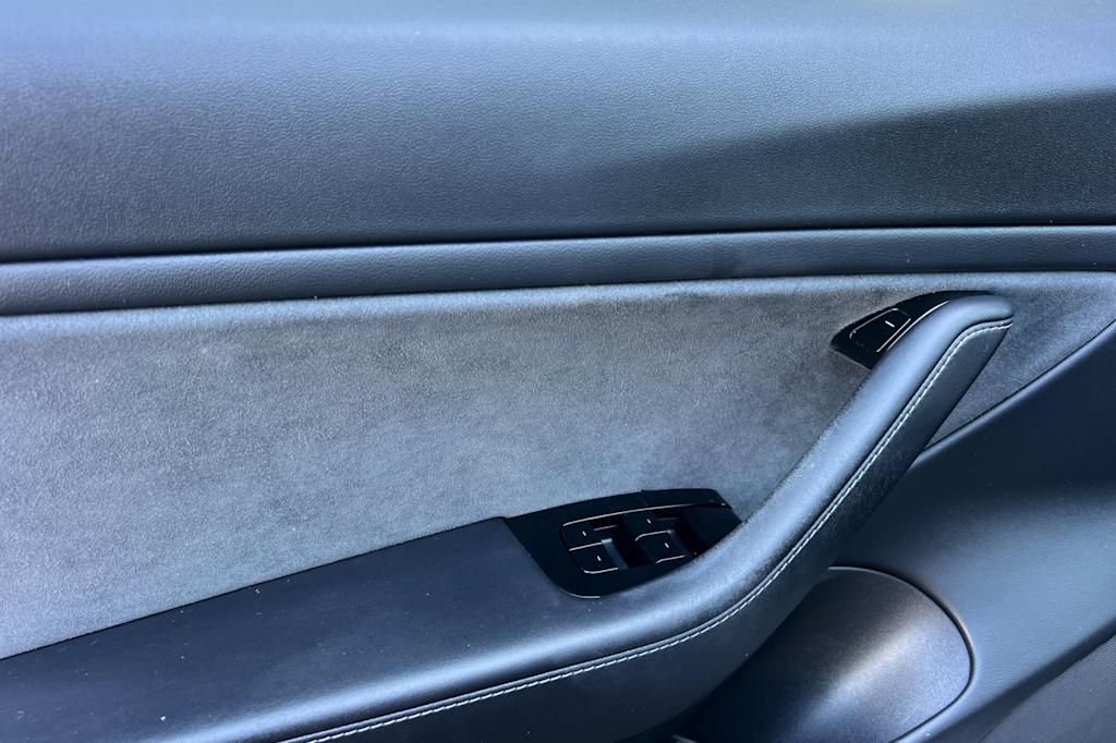Thumbnail: 2018 Tesla Model 3 - 21