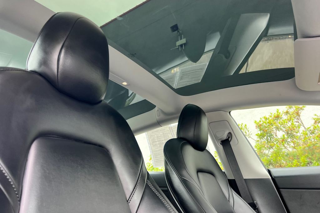 Thumbnail: 2021 Tesla Model 3 - 21
