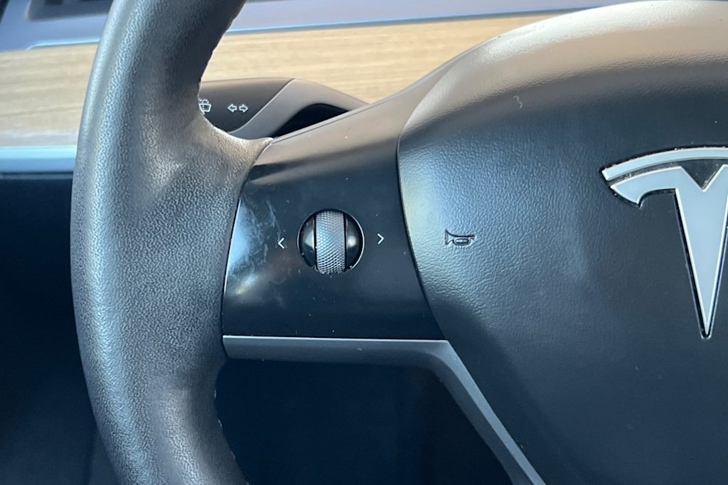 Thumbnail: 2023 Tesla Model 3 - 24
