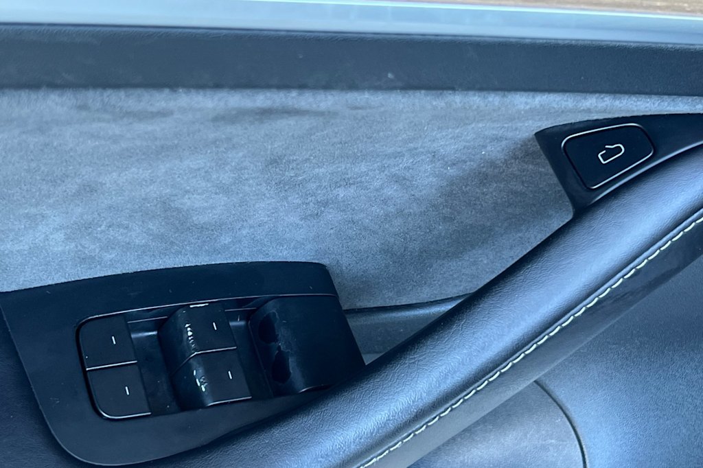 Thumbnail: 2023 Tesla Model 3 - 18