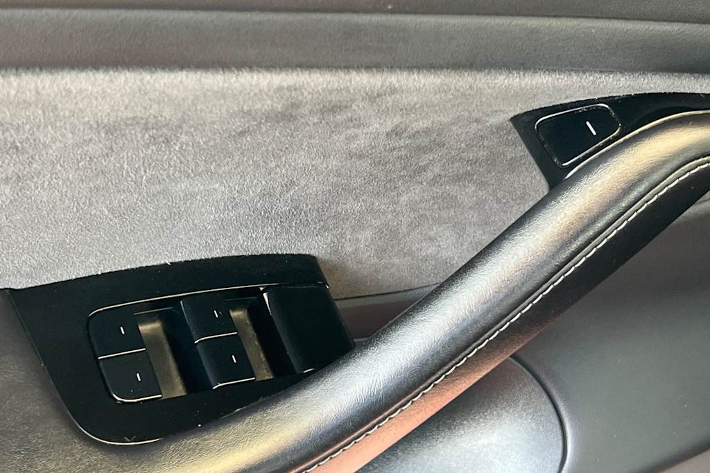 Thumbnail: 2018 Tesla Model 3 - 19