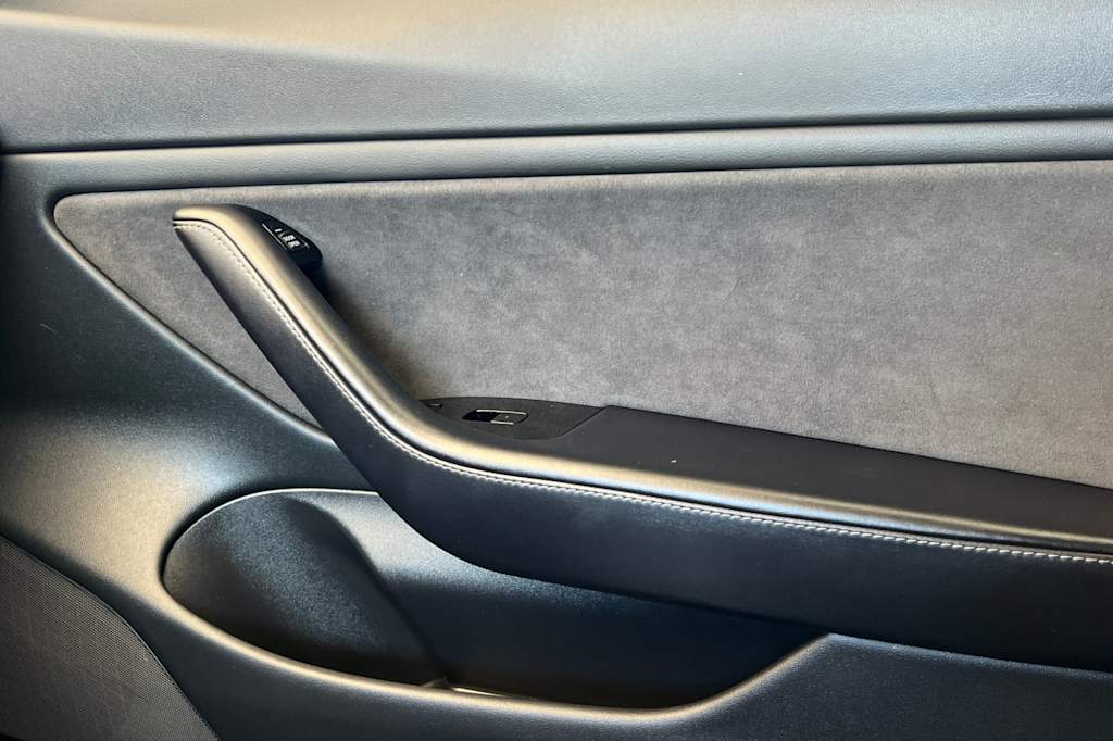 Thumbnail: 2018 Tesla Model 3 - 22