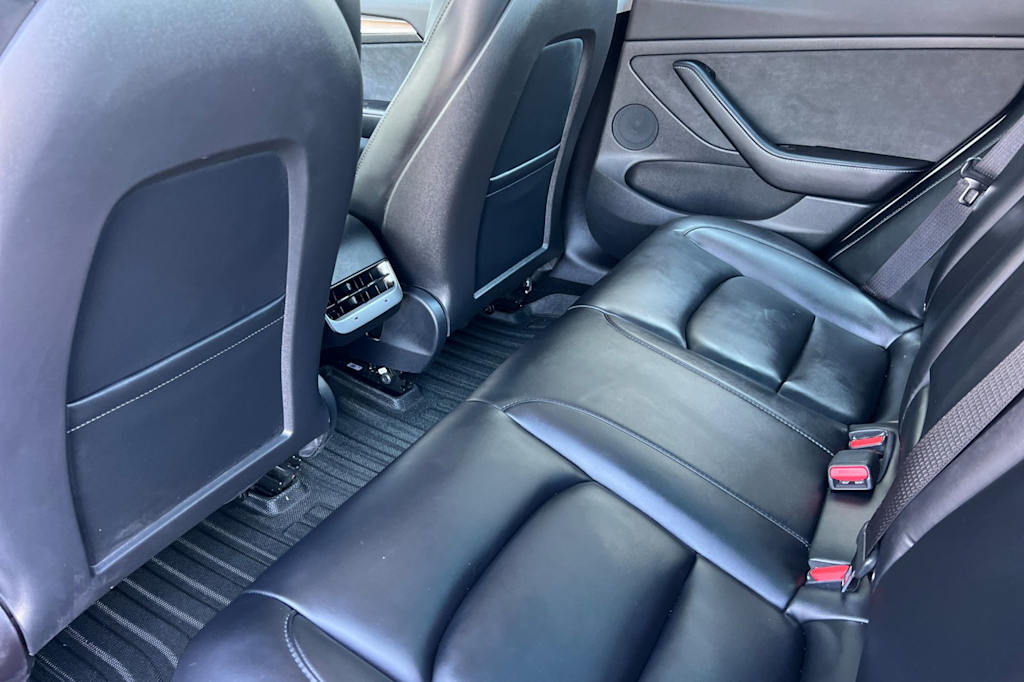 Thumbnail: 2022 Tesla Model 3 - 12