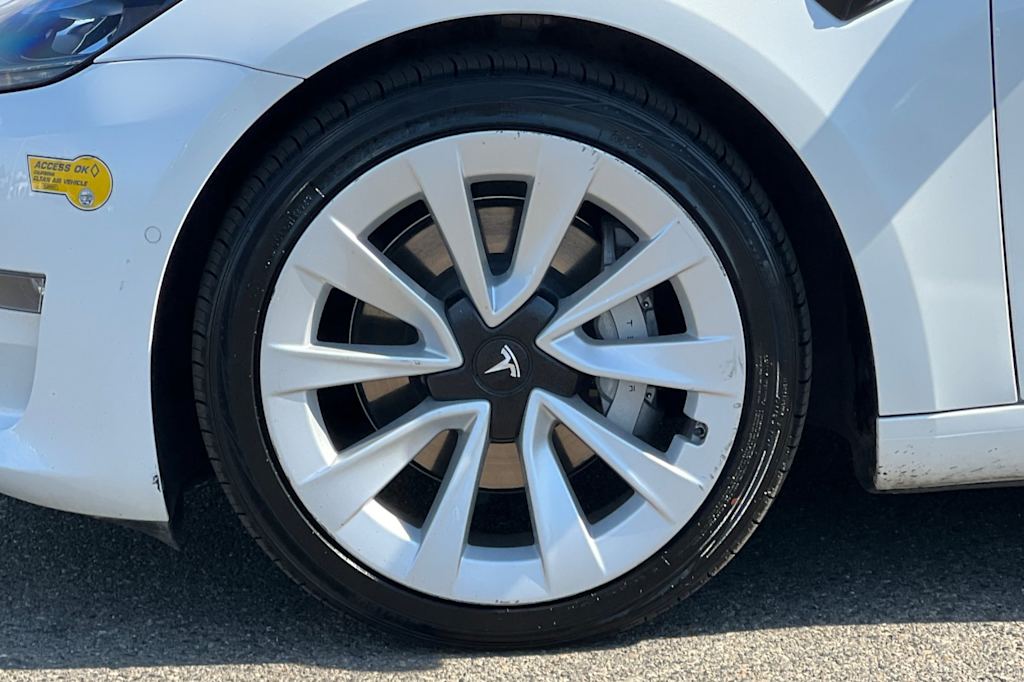 Thumbnail: 2022 Tesla Model 3 - 8
