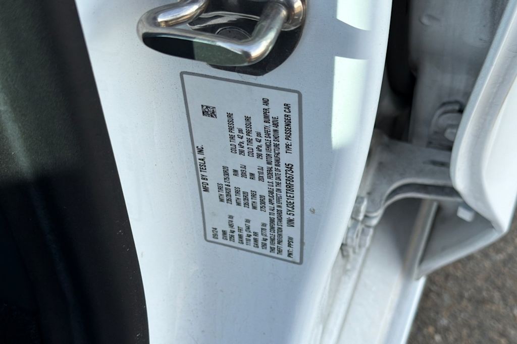 Thumbnail: 2024 Tesla Model 3 - 9