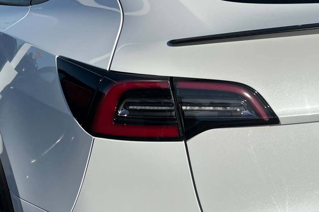 Thumbnail: 2020 Tesla Model Y - 21