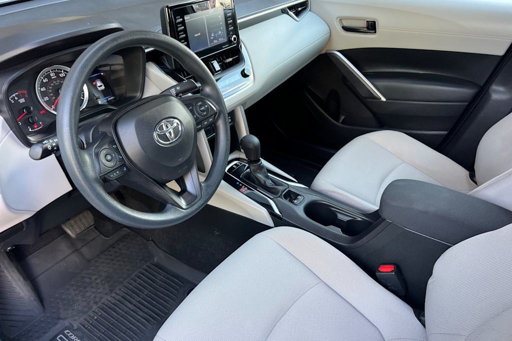 Thumbnail: 2022 Toyota Corolla Cross - 9