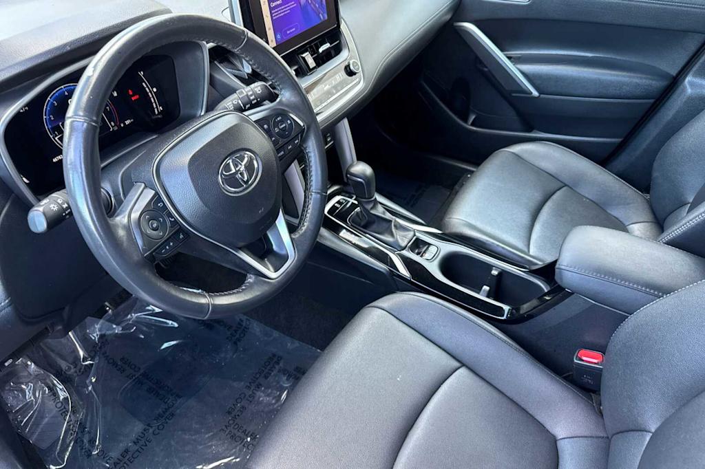 2024 Toyota Corolla Cross XLE 9