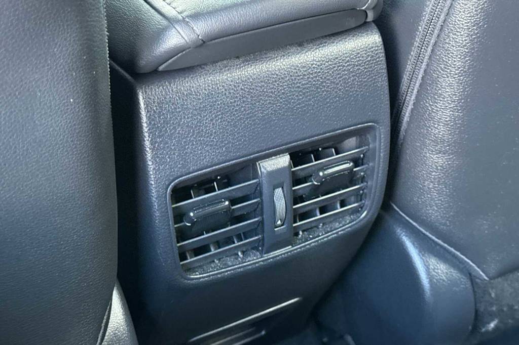 2024 Toyota Corolla Cross XLE 22