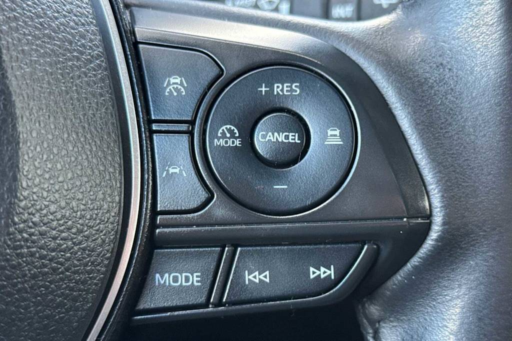2024 Toyota Corolla Cross XLE 31