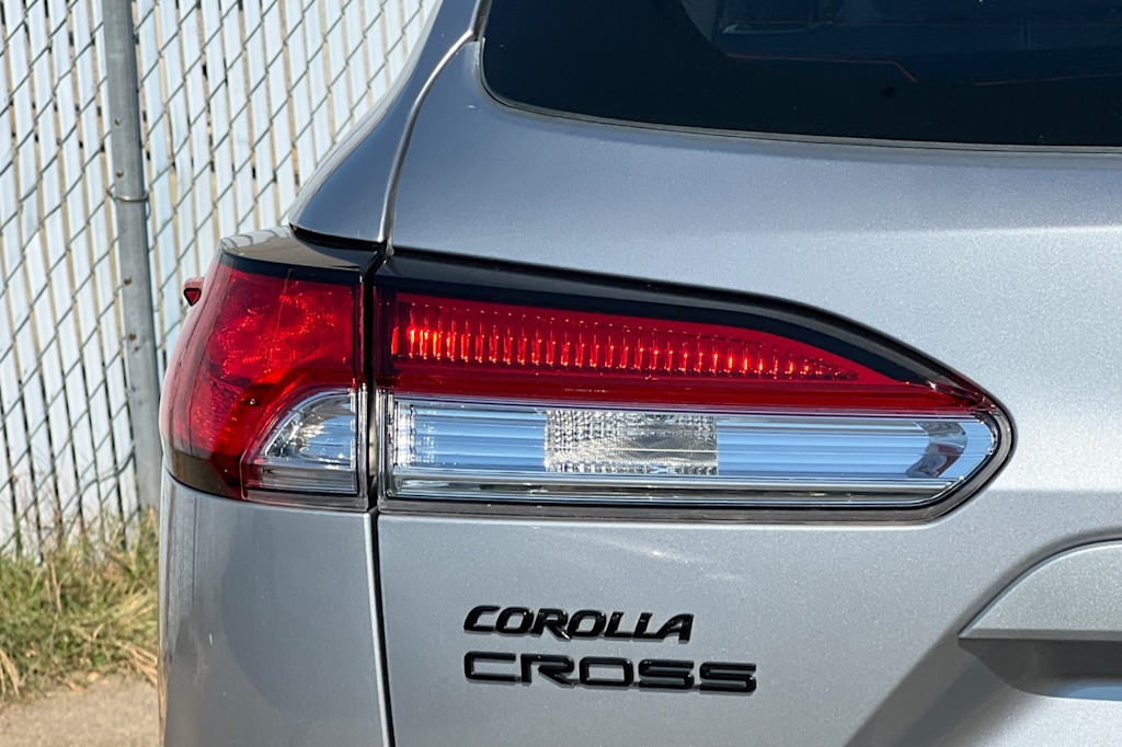 Thumbnail: 2025 Toyota Corolla Cross - 24