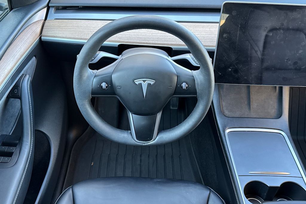 2024 Tesla Model Y Long Range 2