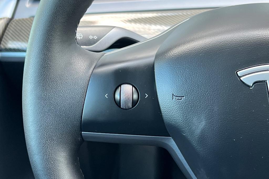 Thumbnail: 2023 Tesla Model Y - 28