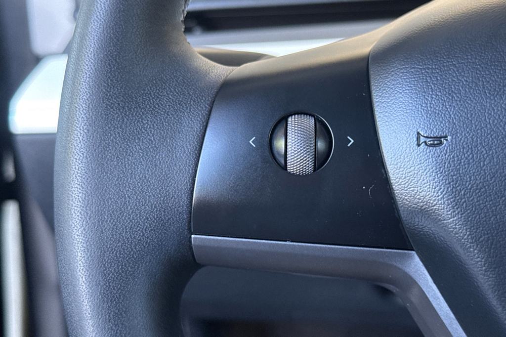 Thumbnail: 2023 Tesla Model Y - 26