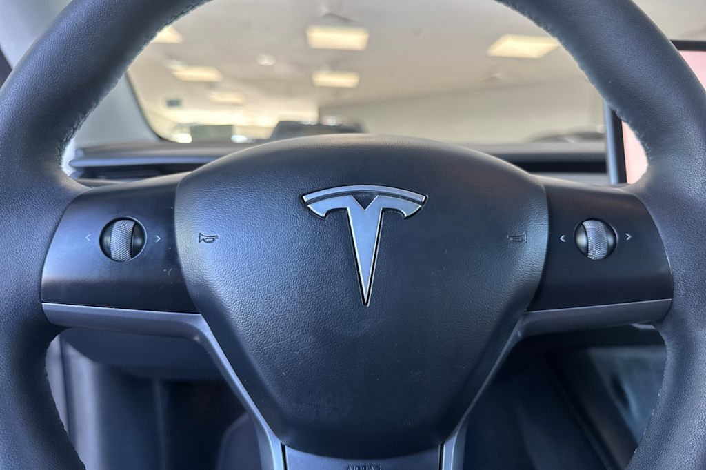 Thumbnail: 2023 Tesla Model Y - 25