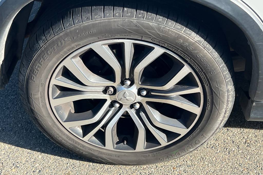 Thumbnail: 2019 Mitsubishi Outlander Sport - 16