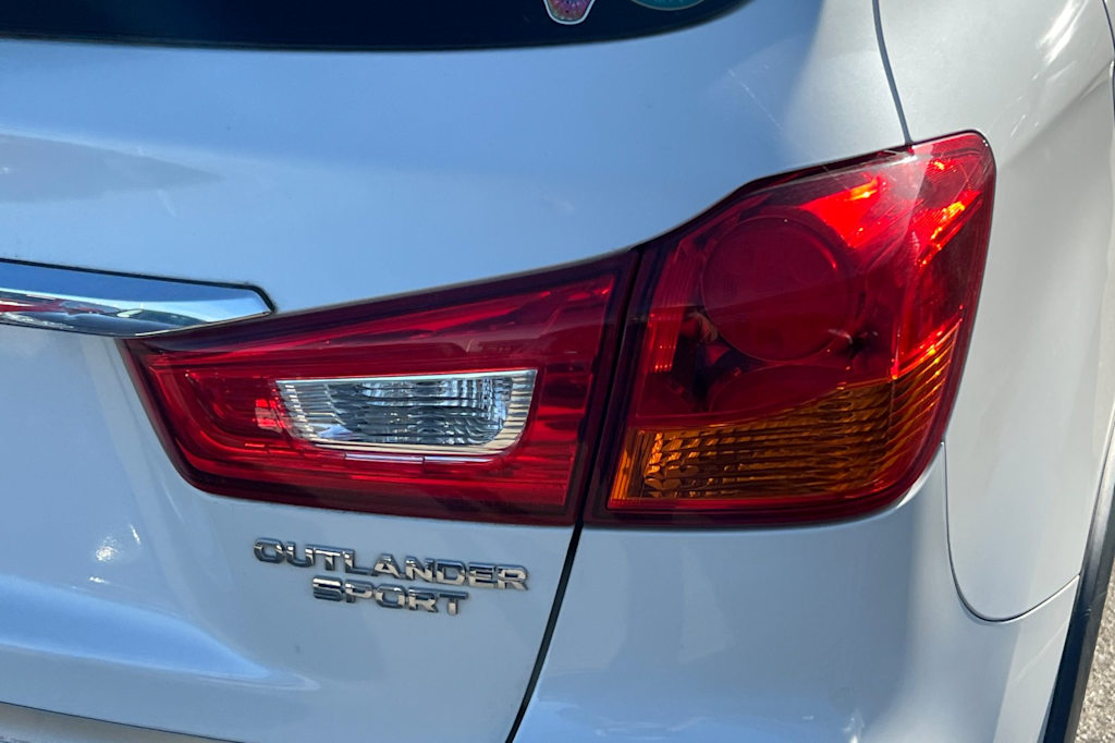 Thumbnail: 2019 Mitsubishi Outlander Sport - 19