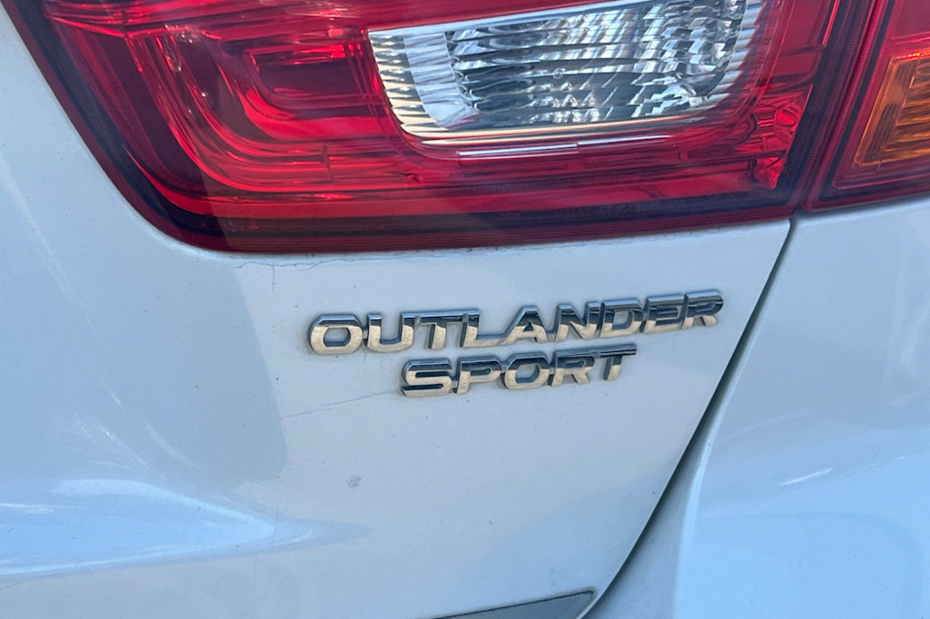Thumbnail: 2019 Mitsubishi Outlander Sport - 5