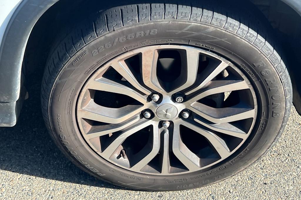 Thumbnail: 2019 Mitsubishi Outlander Sport - 6