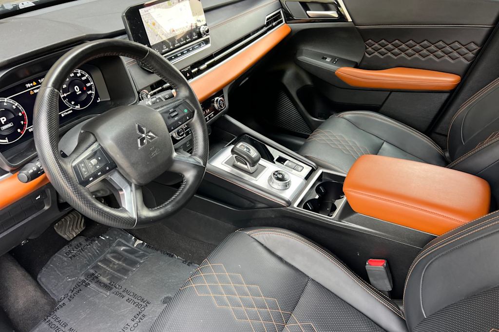 Thumbnail: 2024 Mitsubishi Outlander - 9
