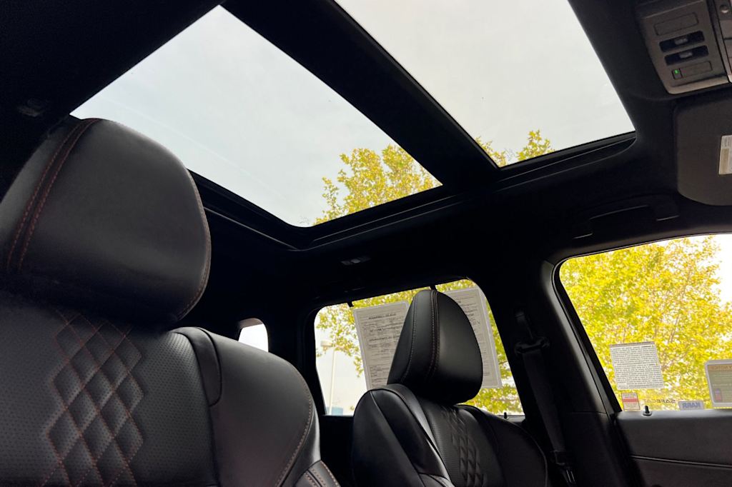 Thumbnail: 2024 Mitsubishi Outlander - 25