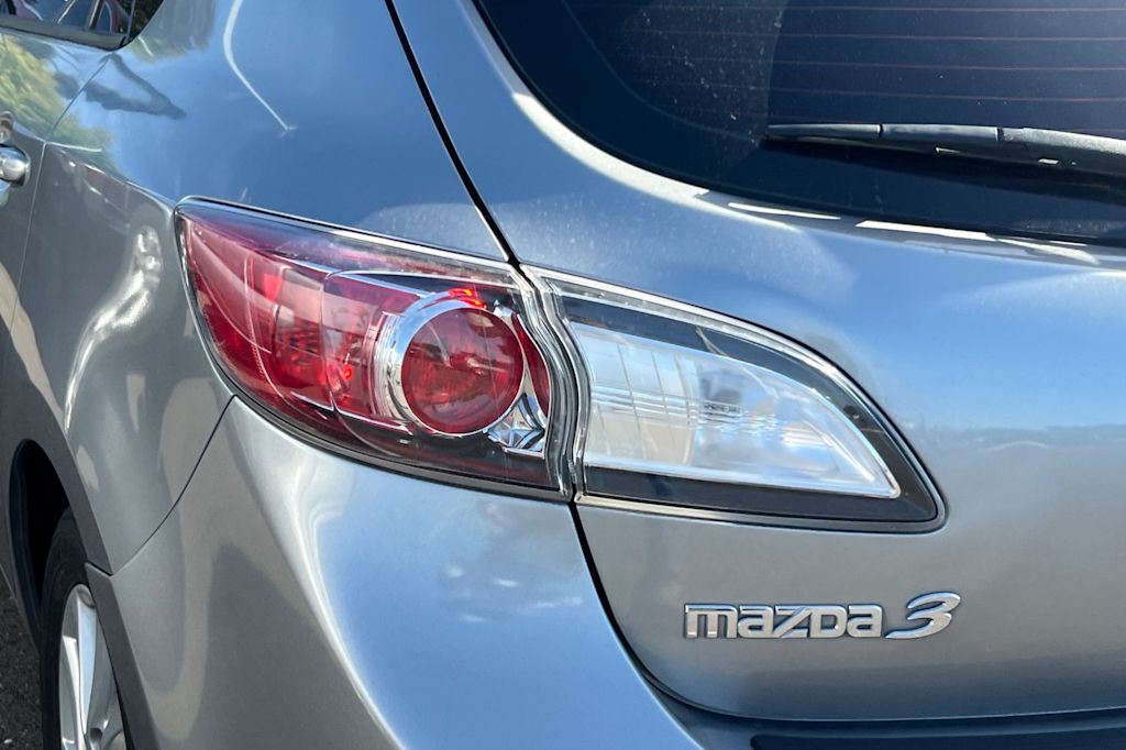 Thumbnail: 2012 Mazda Mazda3 - 17
