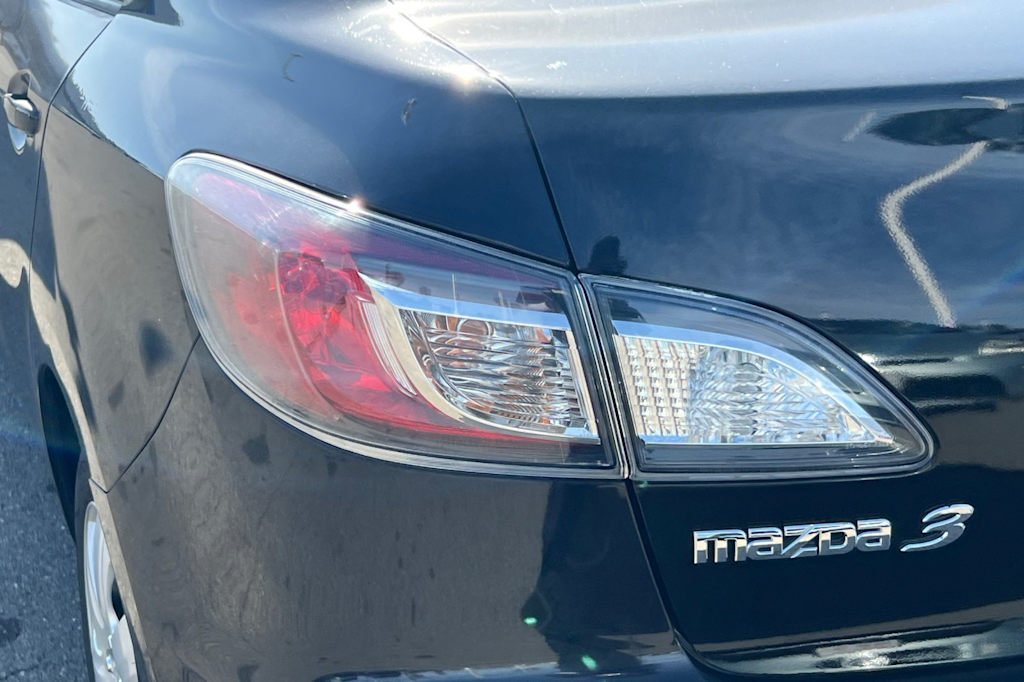 Thumbnail: 2013 Mazda Mazda3 - 21