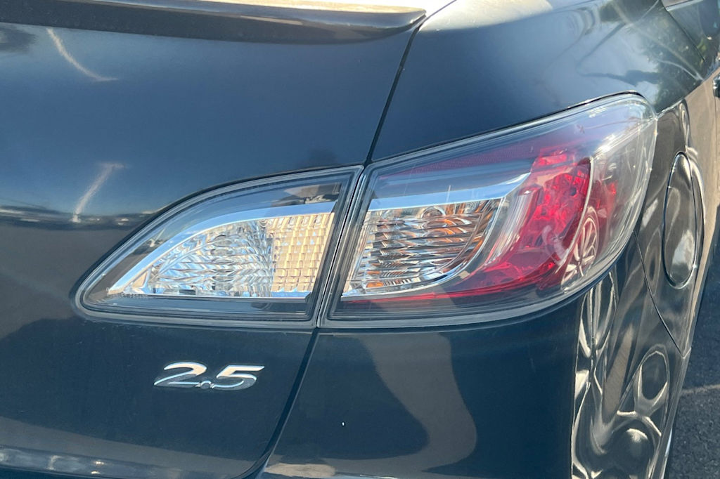 Thumbnail: 2011 Mazda Mazda3 - 18